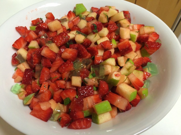 Salade fraises-granny smith-menthe
