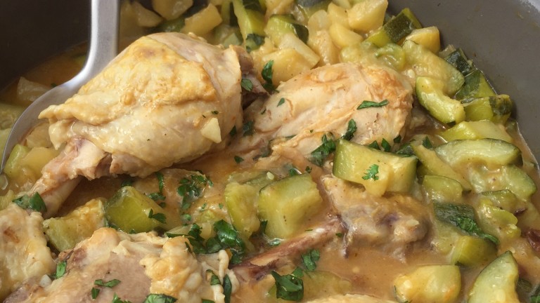 Poulet au curry et aux courgettes