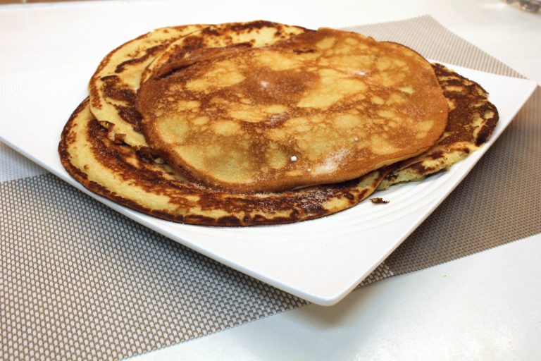 crepes à la compote de pommes