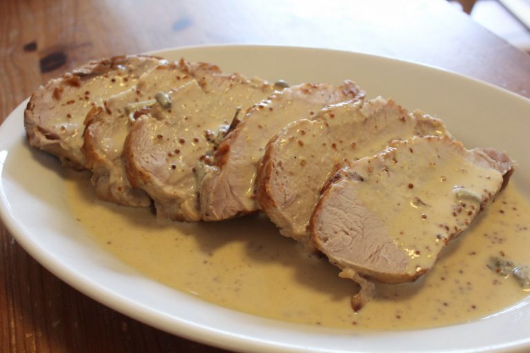 Rôti de porc à la sauce moutarde