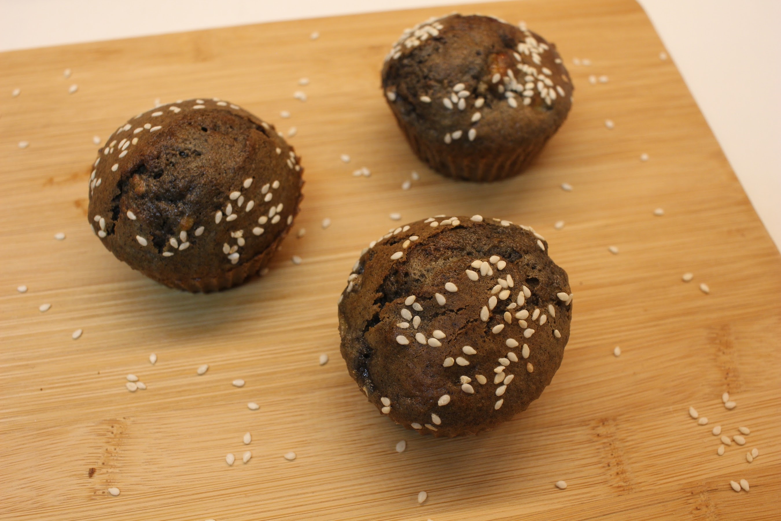 muffins à la banane et sésame noir