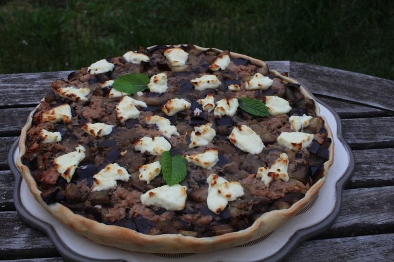 Tarte aux aubergines, thon et menthe