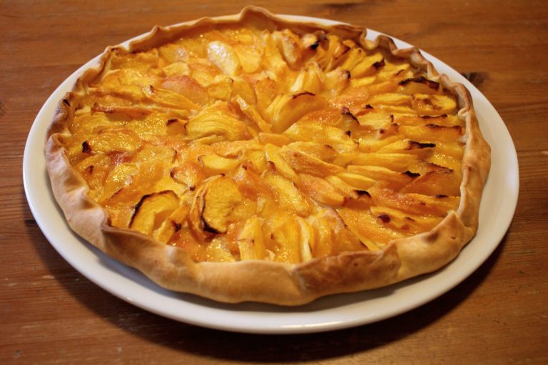 Tarte rustique aux pêches