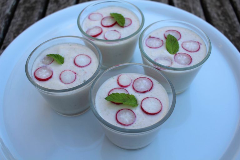 Soupe froide de radis