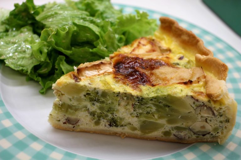 Quiche brocolis chèvre noisette