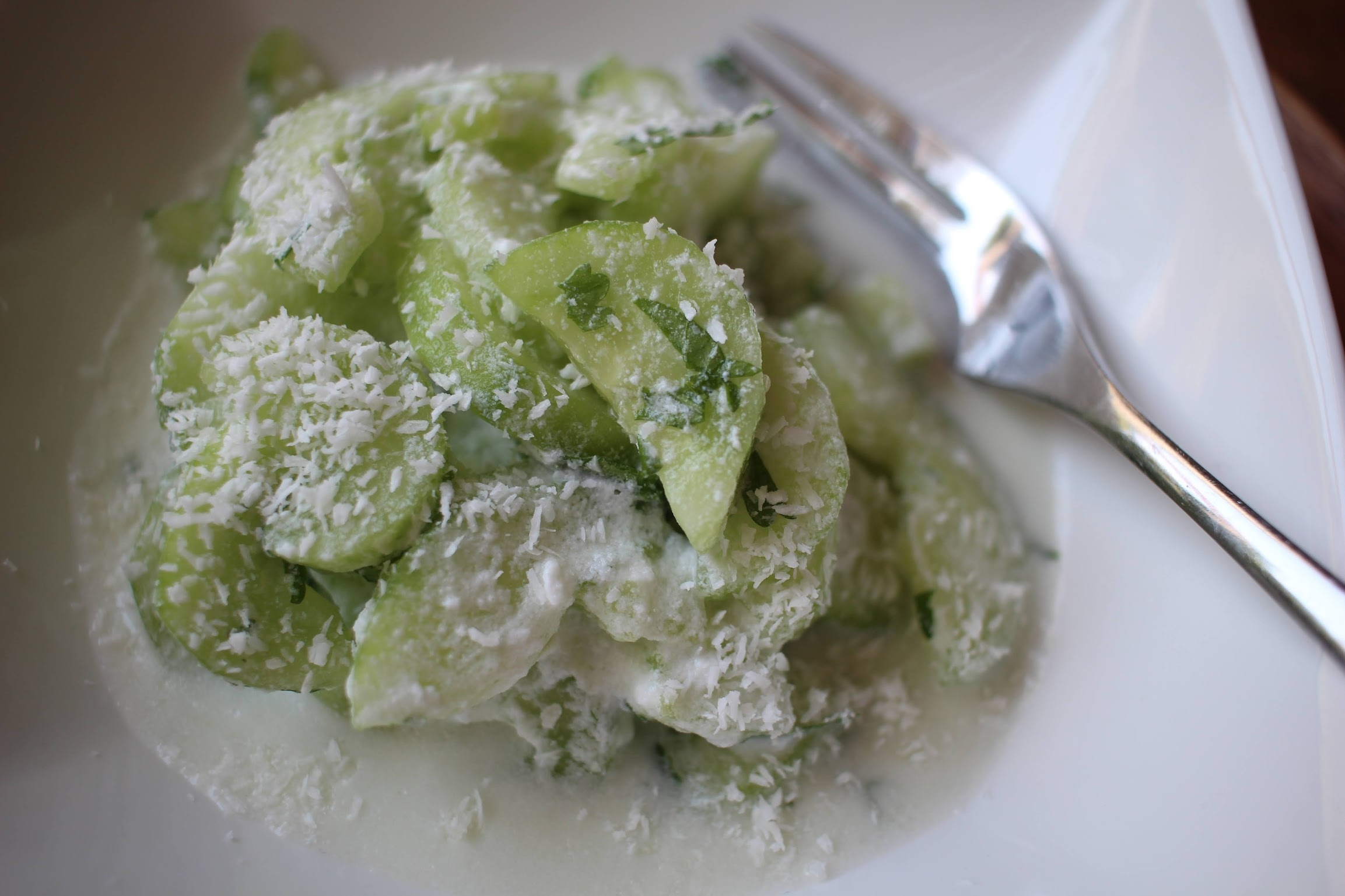 Salade concombre coco