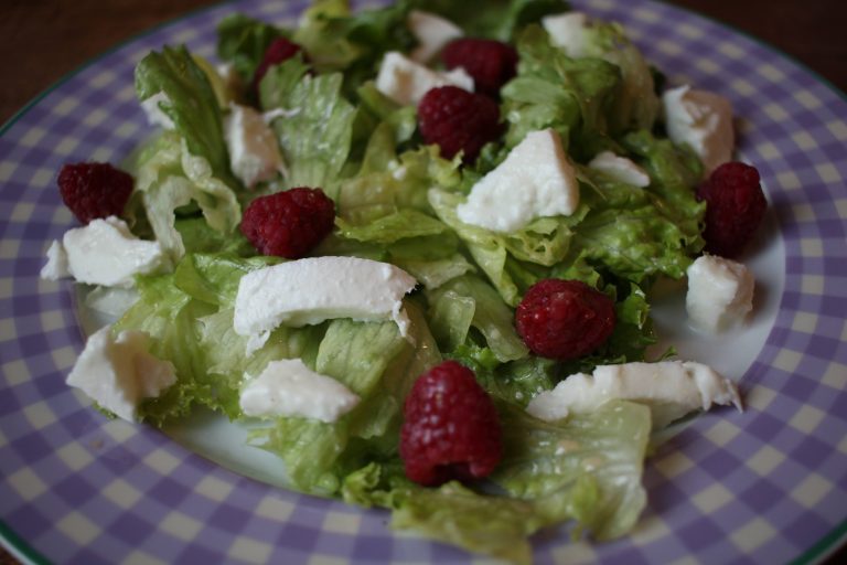 salade verte aux framboises